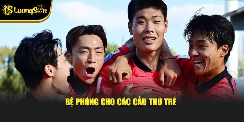 Bệ phóng cho các cầu thủ trẻ